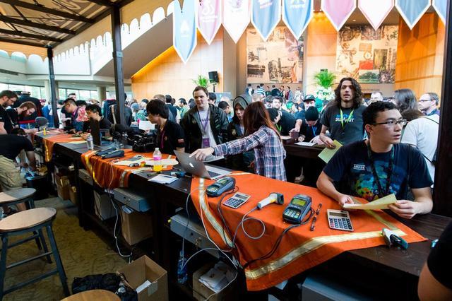 2胜1负在德国杯的第一天。理性分析，你对 JD Gaming 的首秀表现怎么看？